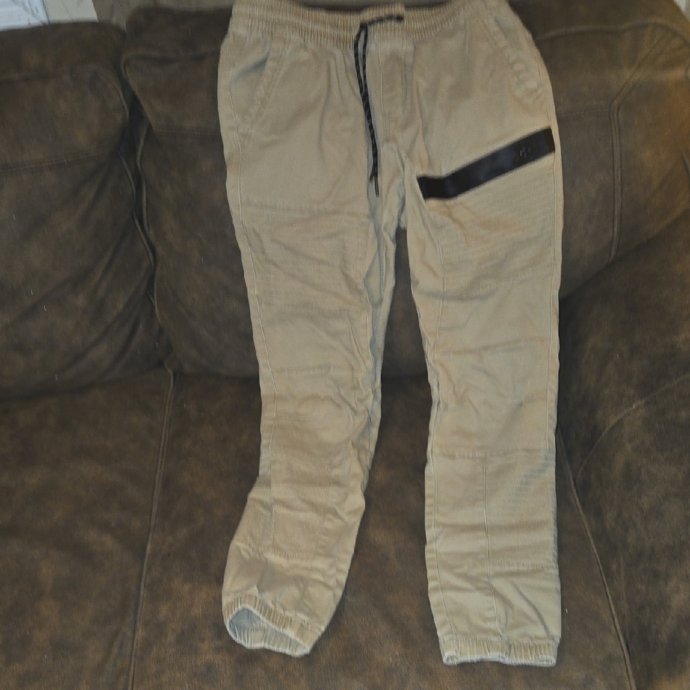 Men's Tan Cargo Pants with Black Accent And Zipper Pocket Size M